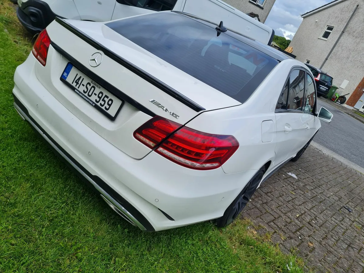 Mercedes-Benz E-Class 2014 - Image 2