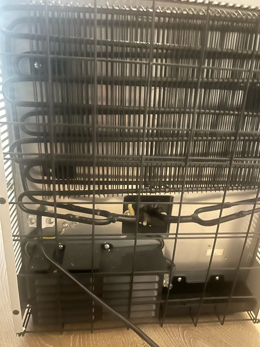 Mini Fridge - Image 4
