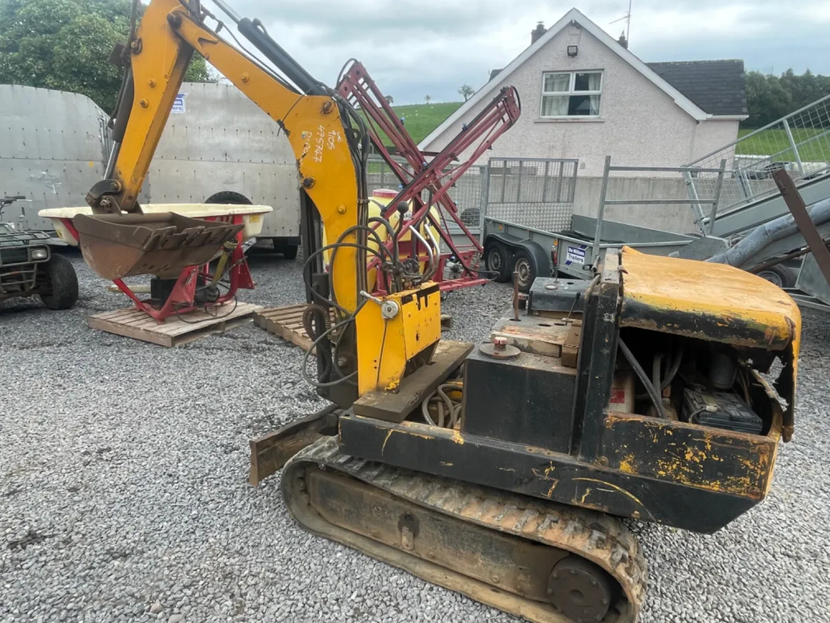 1 ton mini digger - Image 1