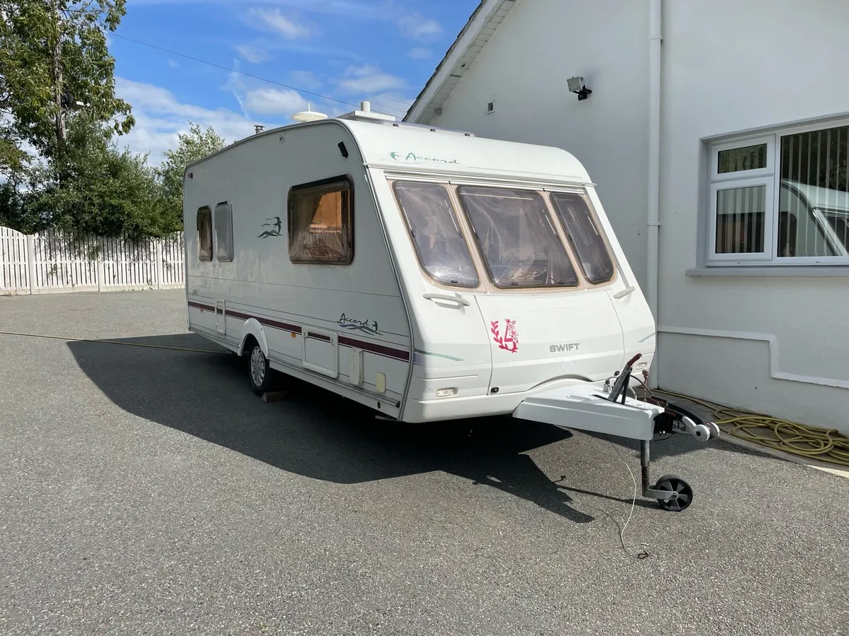 5 birth caravan - Image 2
