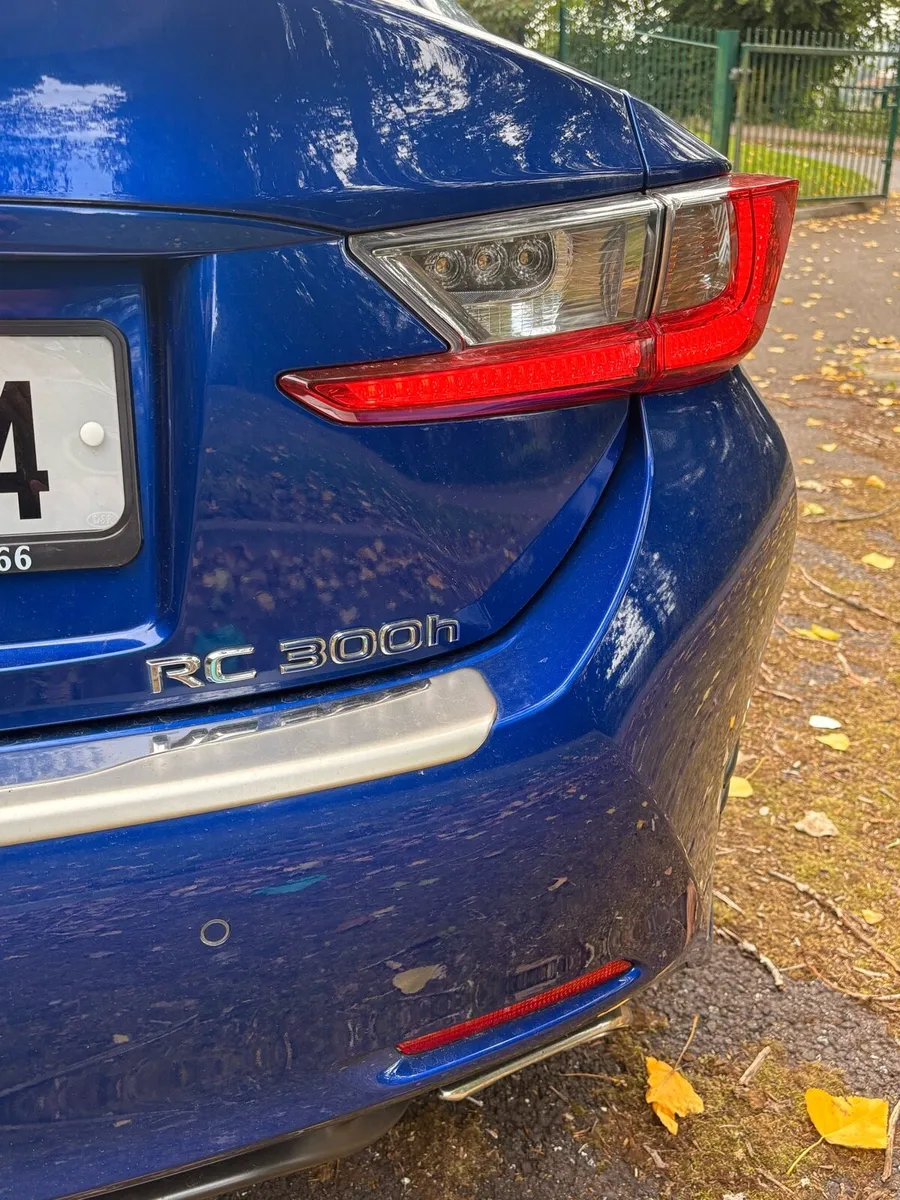 2016 Lexus RC 300h unique - Image 4