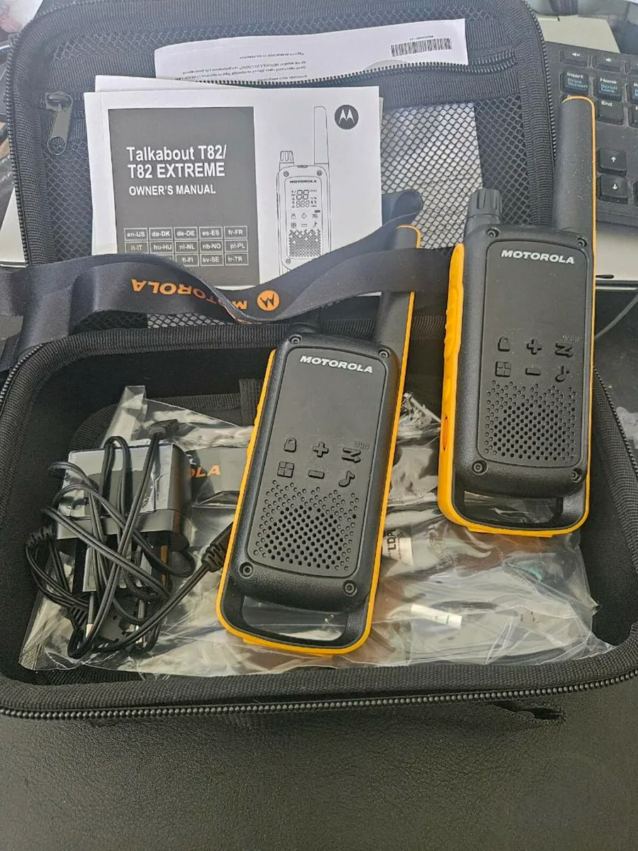 Motorola T82 extreme. Walkie talkie - Image 1