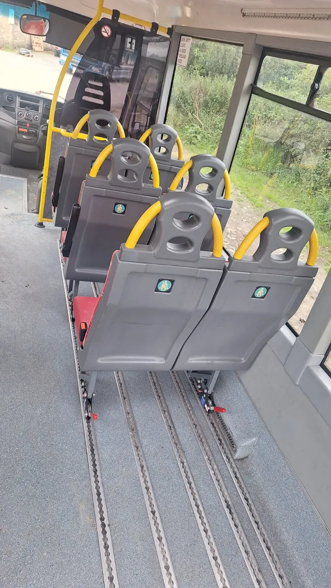 12 x Quick Release Seats - Image 4