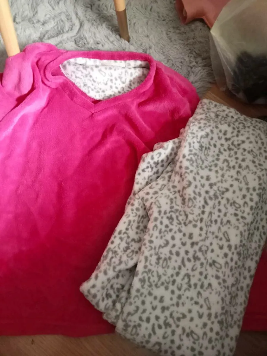 Ladies pjs free 14_16 and 16_18 - Image 1
