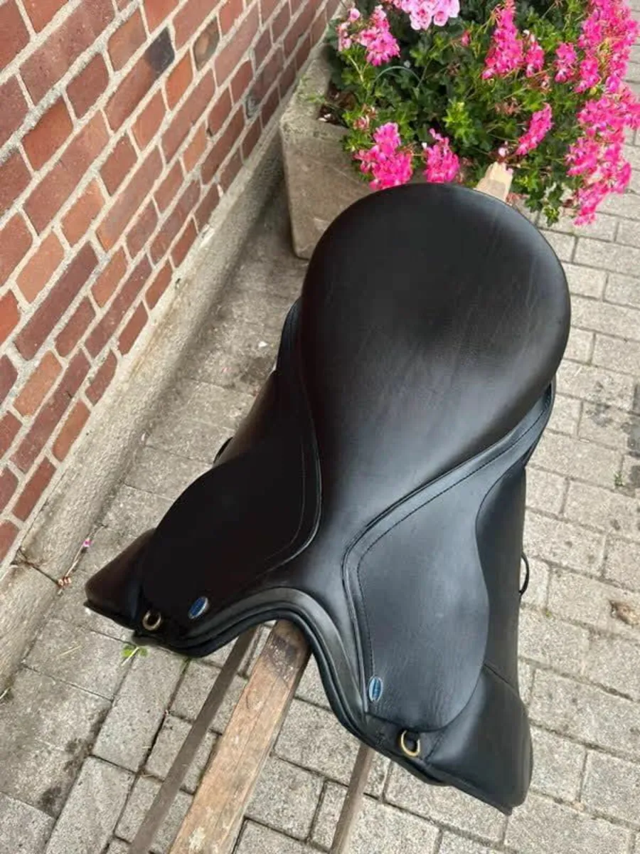 Euroriding Jade dressage saddle - Image 2