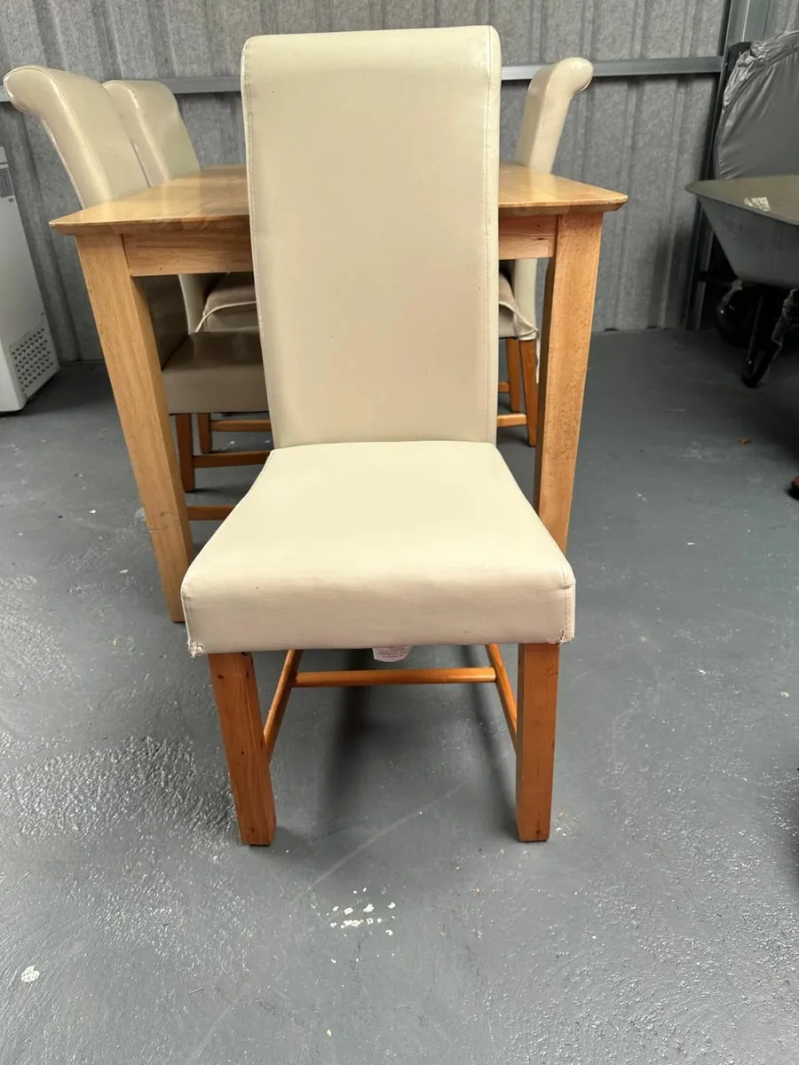 Kitchen table and 4 chairs - Image 1