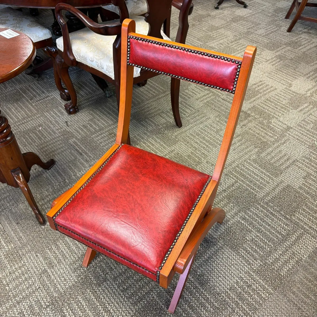 Stunning red leather yew wooden desk chair - Image 4