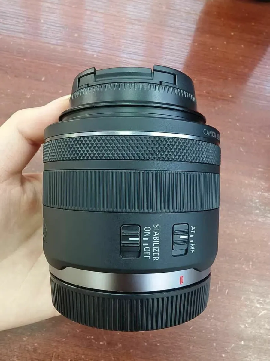 Canon RF 35mm f/1.8 IS STM MINT - Image 3