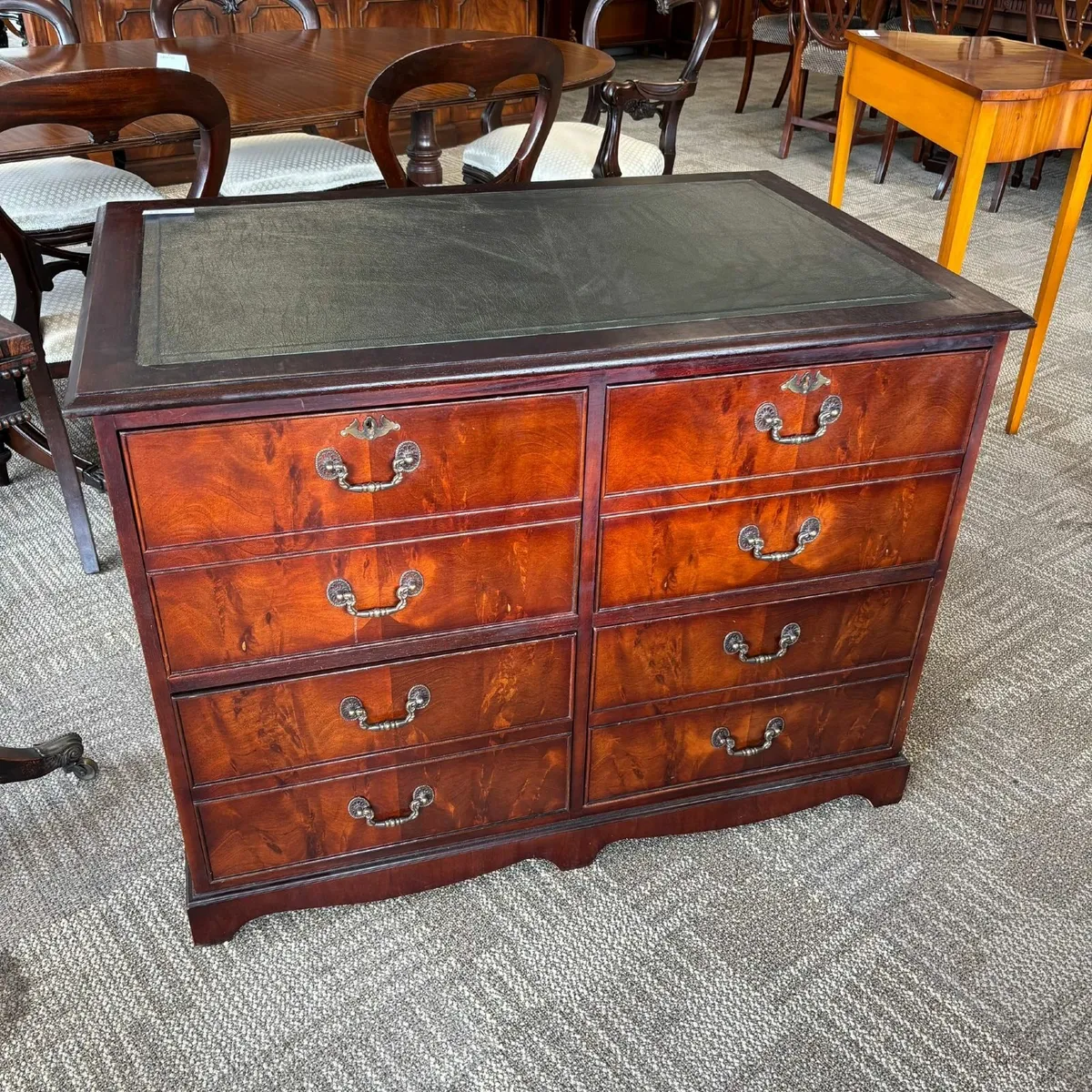 Beautiful mahogany flamed double leather top filin - Image 1