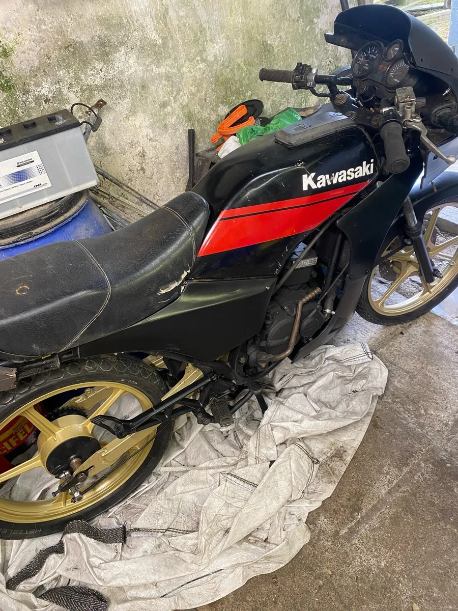 Kawasaki AR125 - Image 1