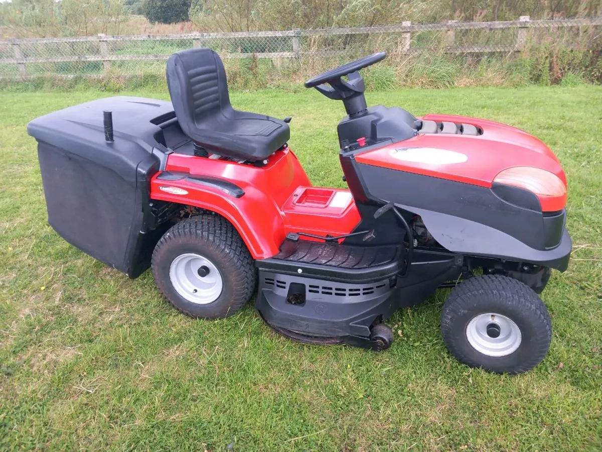 Ride on lawnmower - Image 2