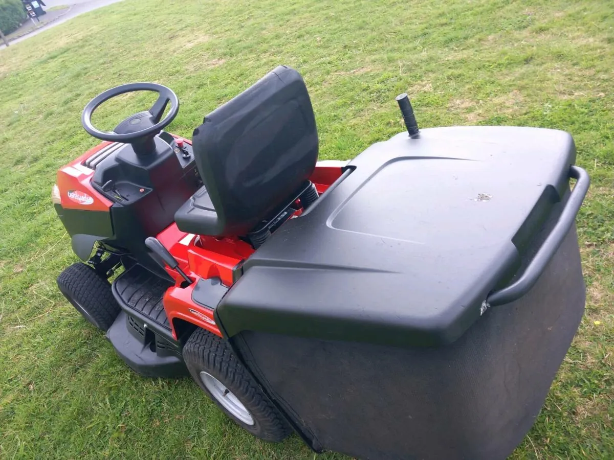 Ride on lawnmower - Image 4