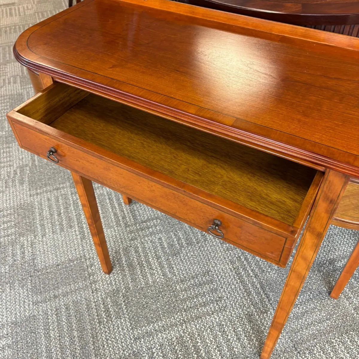 Beautiful breakfront yew console table & drawer - Image 2