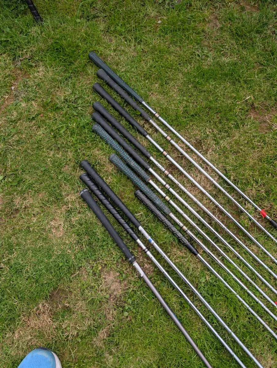 Cheap set of old school Golf clubs & putter - Image 2