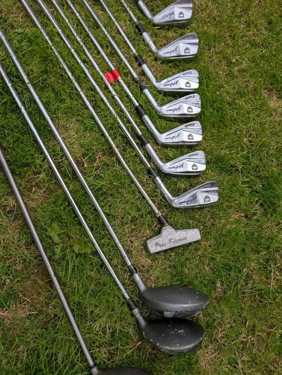 Cheap set of old school Golf clubs & putter - Image 4