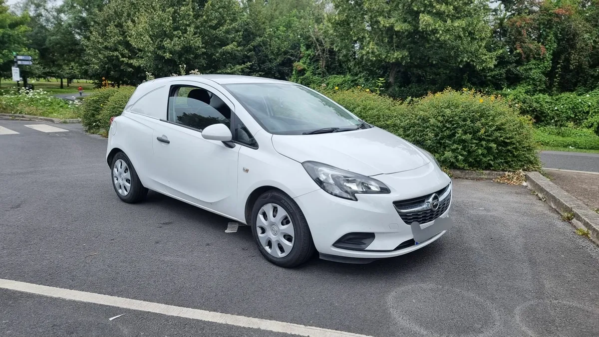 Opel Corsa 2018 - Image 1