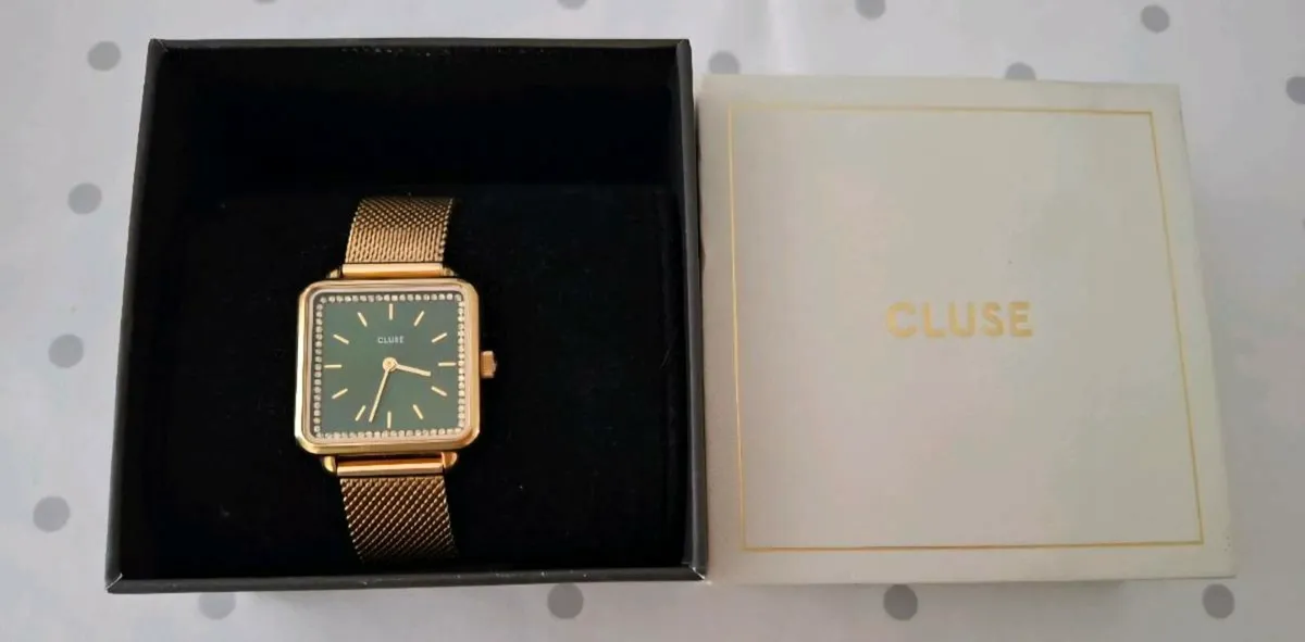 Women's cluse watch