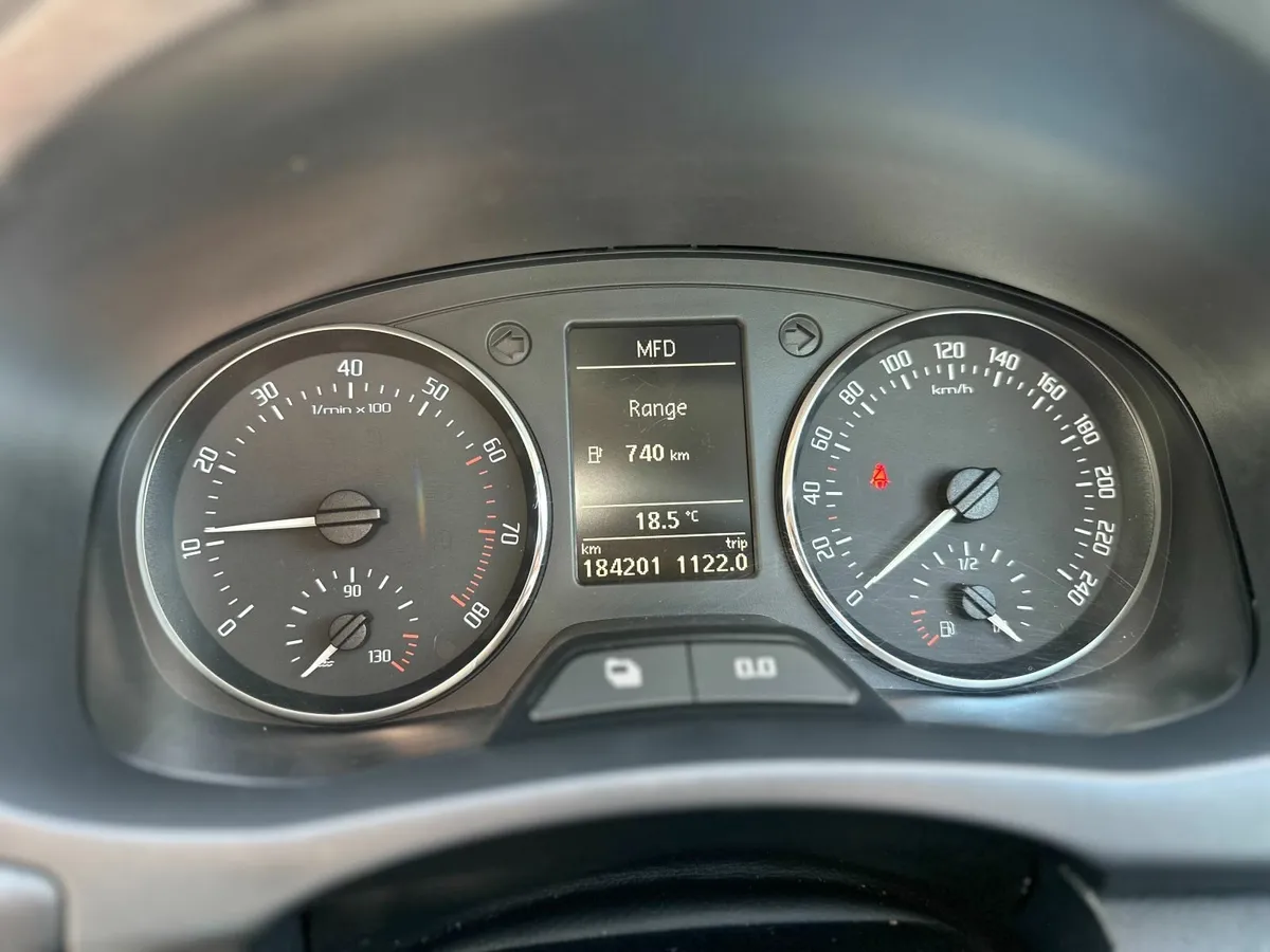 Skoda Fabia 2012 - Image 2