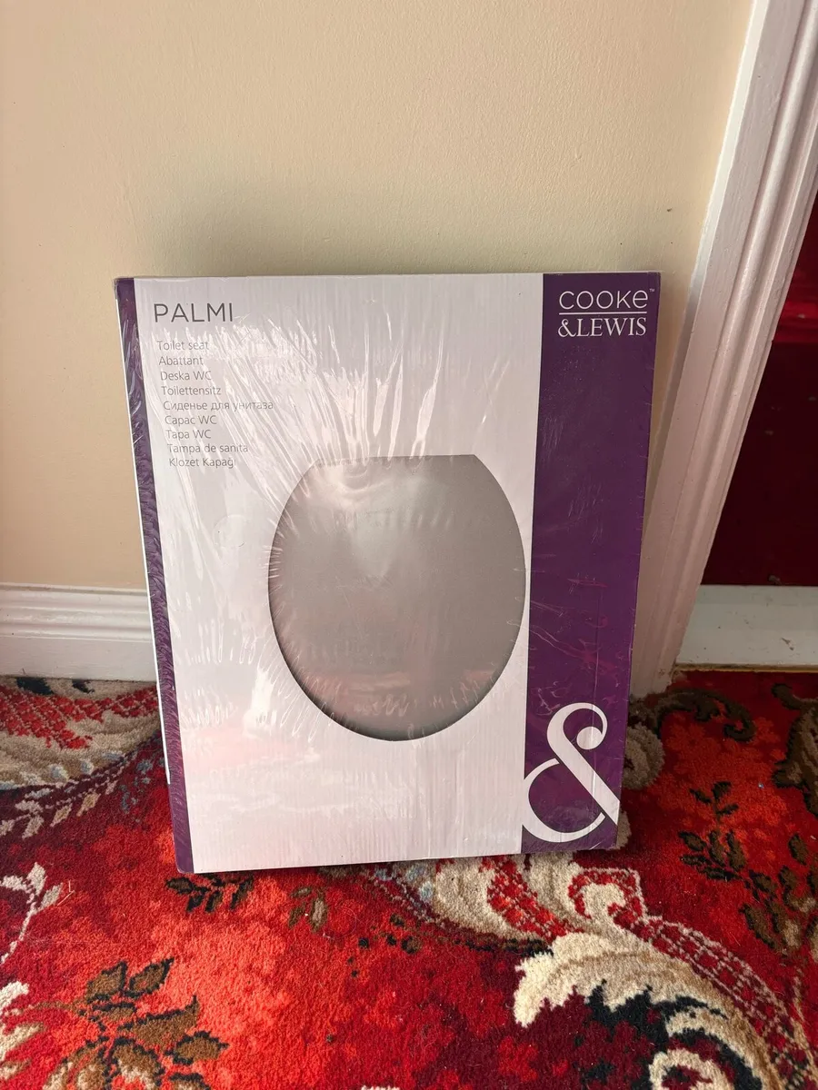 Toilet seat - Image 1