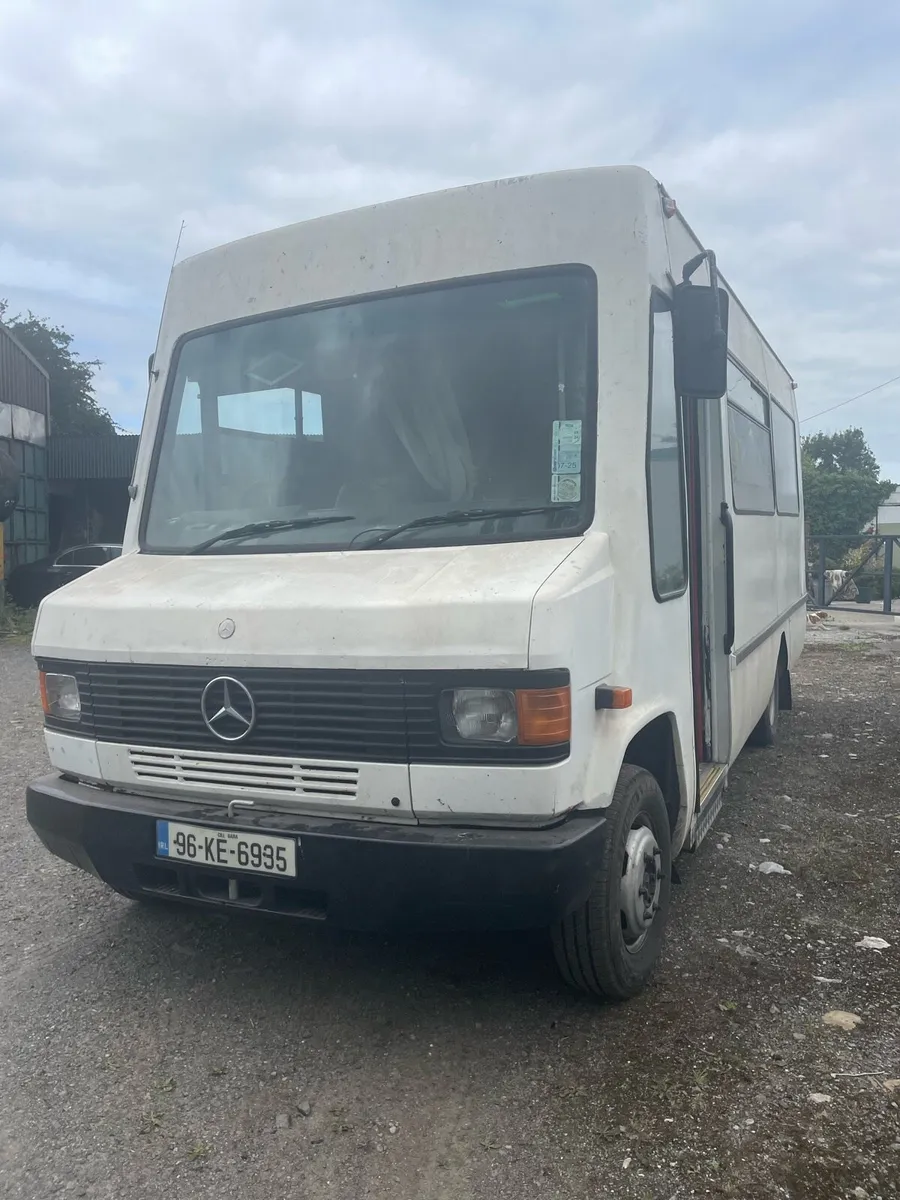 Mercedes Campervan - Image 2