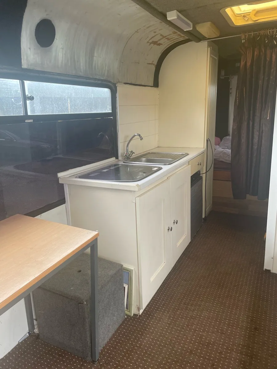 Mercedes Campervan - Image 4