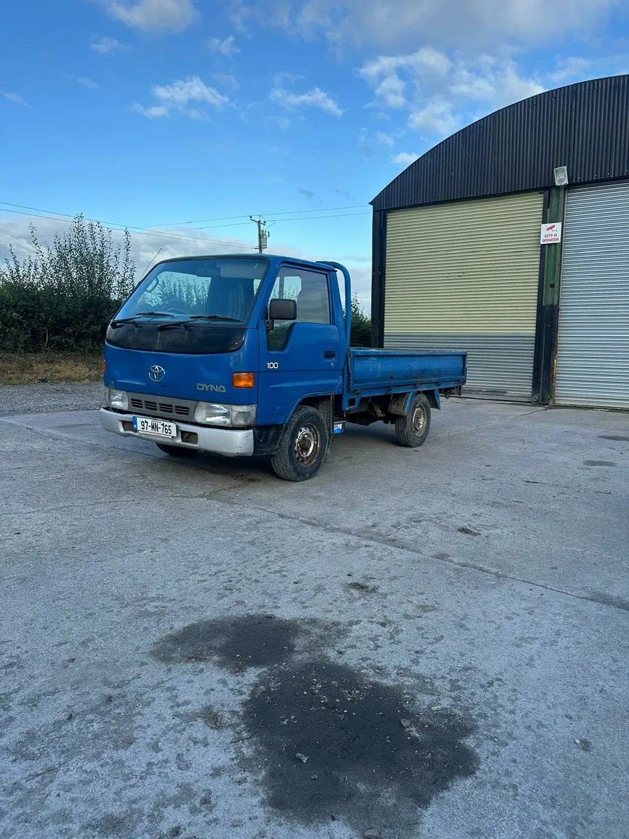 1997 Toyota Dyna - Image 2