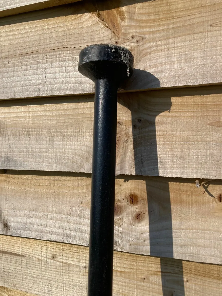 Roughneck Posthole Digger 17 lb – 69in x 1in Shank - Image 3