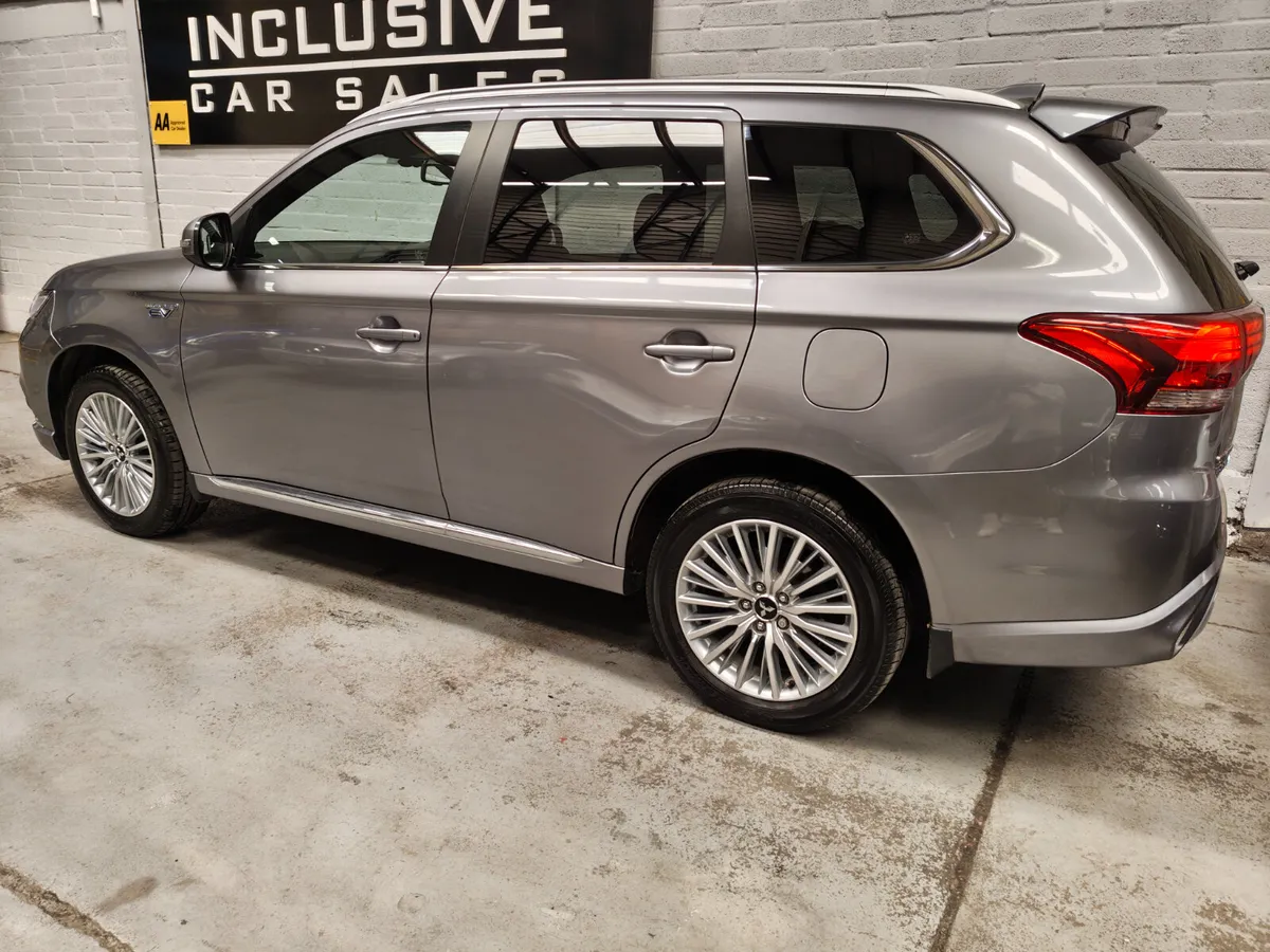 Mitsubishi Outlander 2020 HYBRID PETROL PLUG IN - Image 2