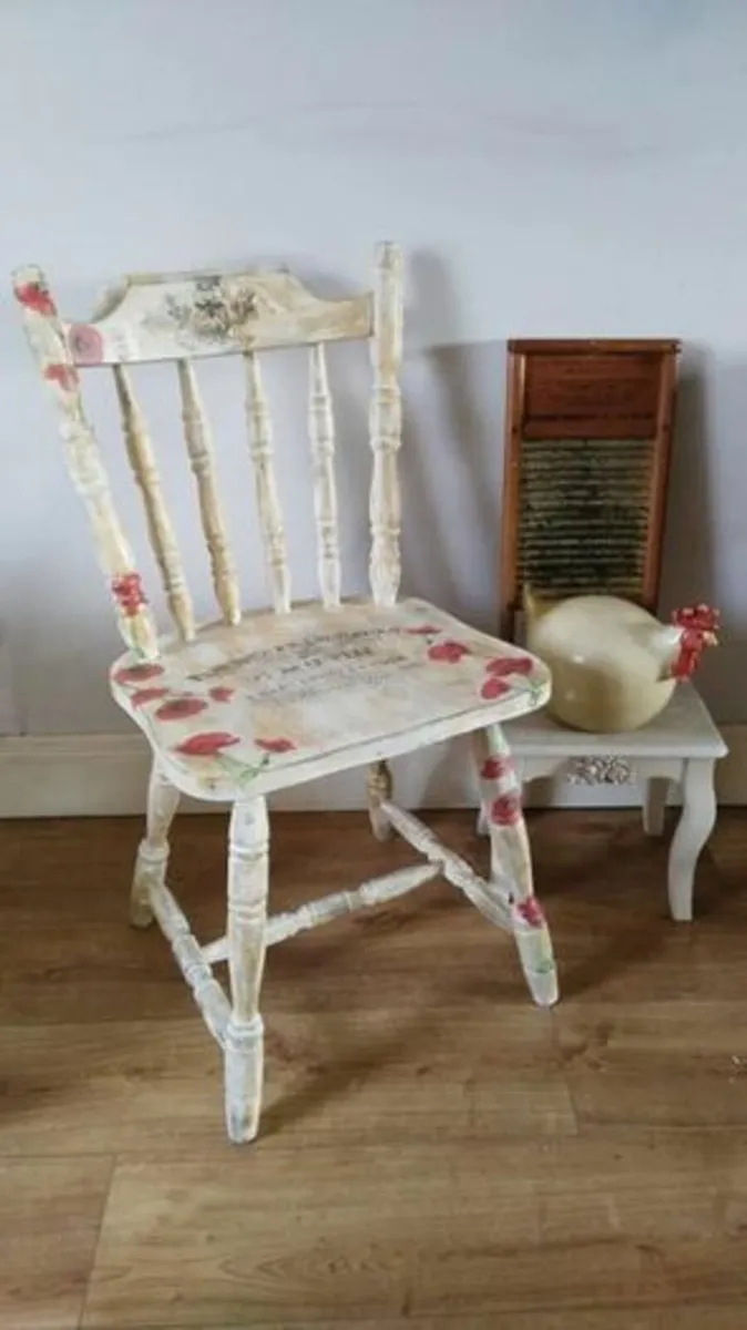 Vintage Farmhouse Charm Poppy Chair - Image 1