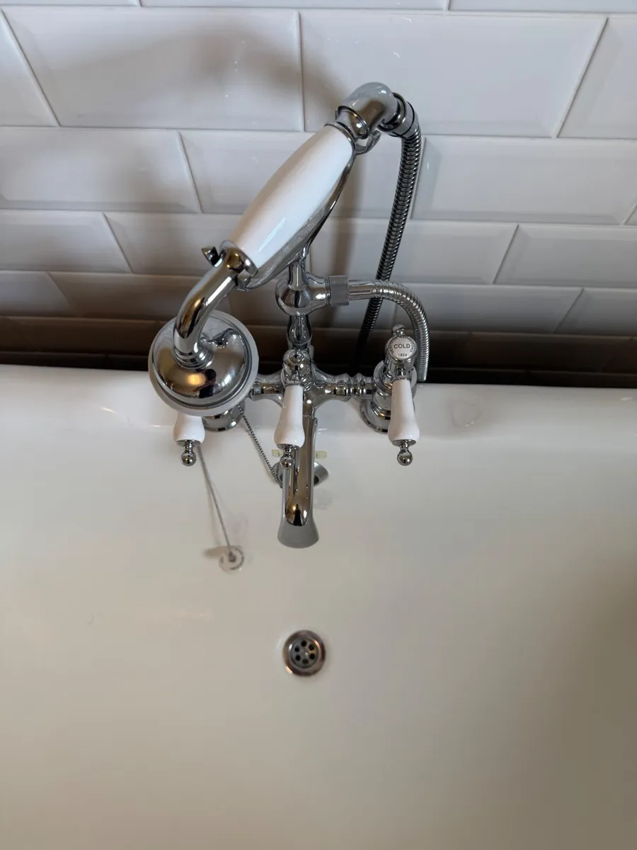 Free standing Bath Tub - Image 2