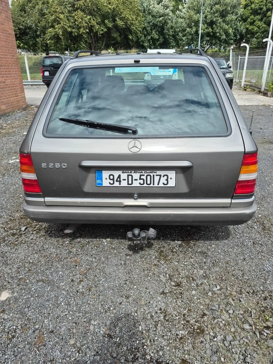 Mercedes-Benz Estate - Image 3
