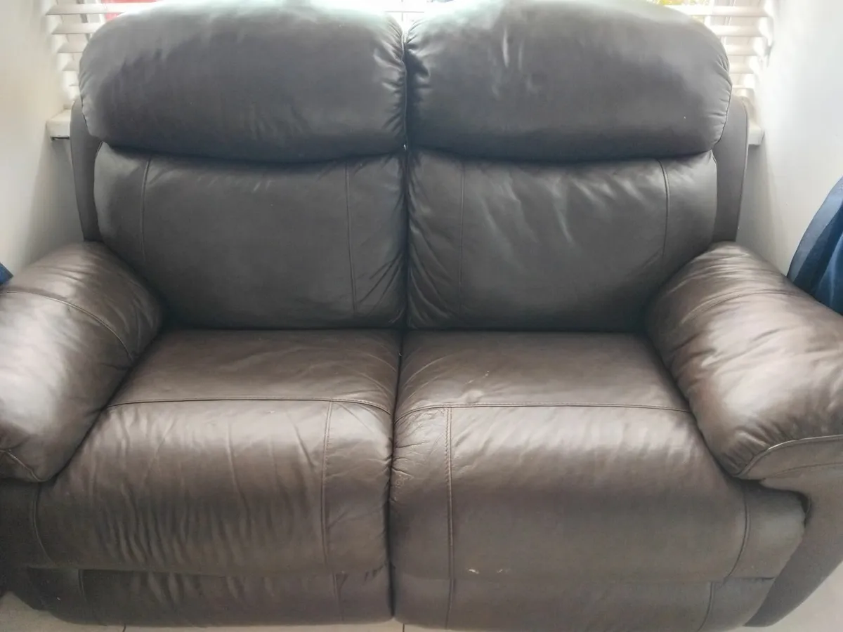 Sofa leather 3 & 2 seater - Image 4