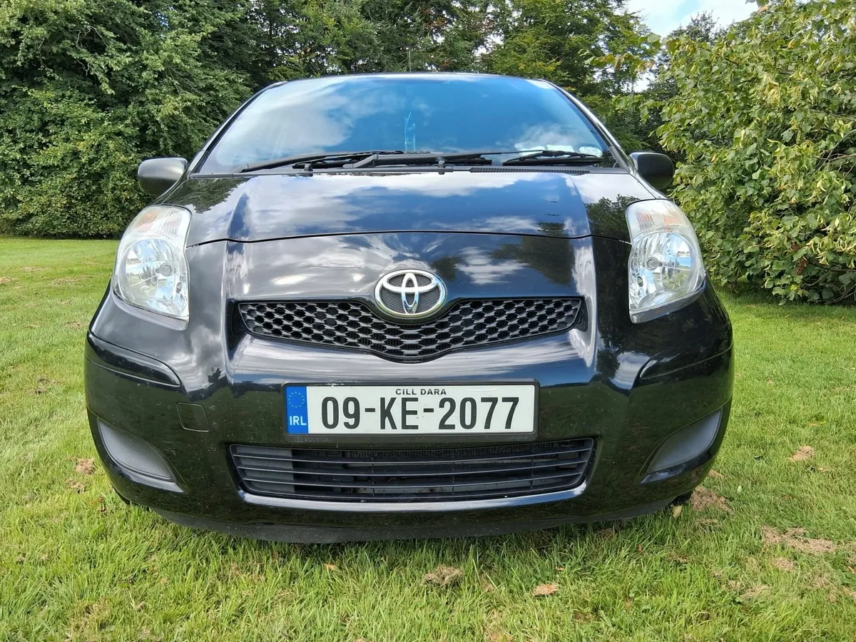 Spotless Yaris. Long NCT. Low miles.Taxed. - Image 3