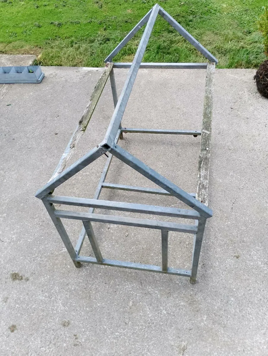Dog Kennel - Image 1