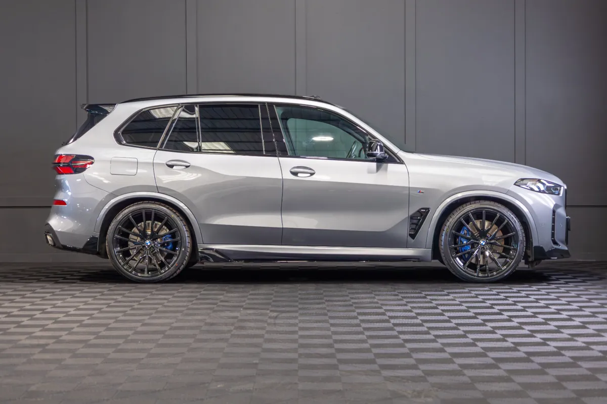 2024 BMW X5 X-Drive 50e M-Sport - Image 2