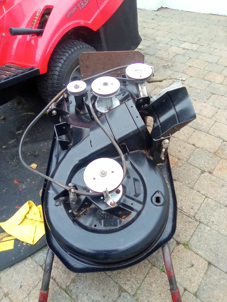 Castlegarden ride on lawnmower - Image 3