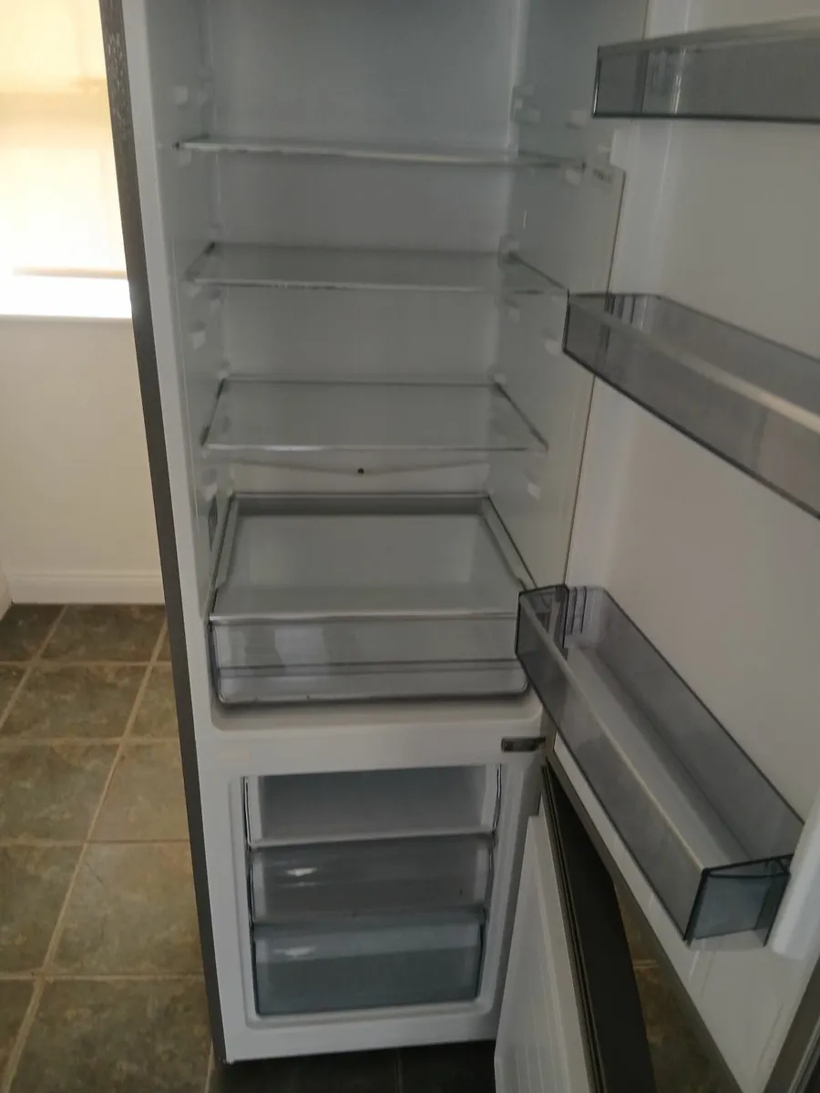 Fridge freezer - Image 2