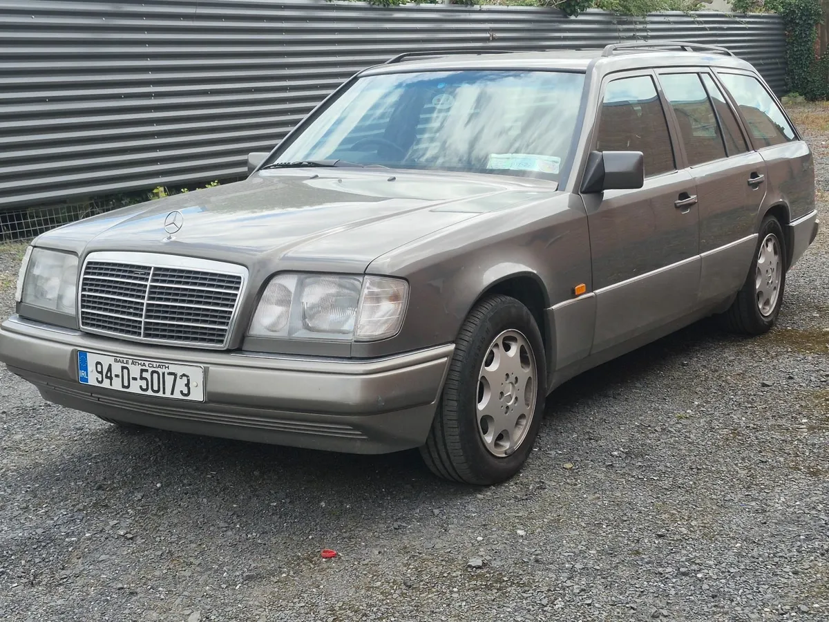 Mercedes-Benz Estate - Image 1