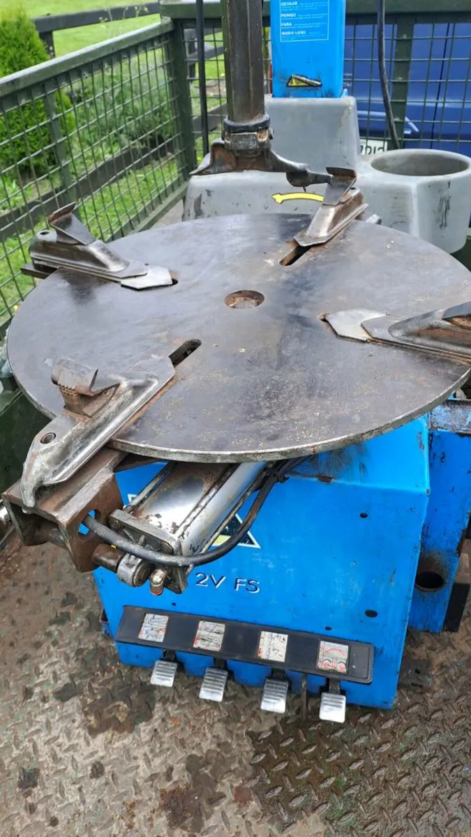 Tire changer and Tire balance for sale.!!! - Image 1