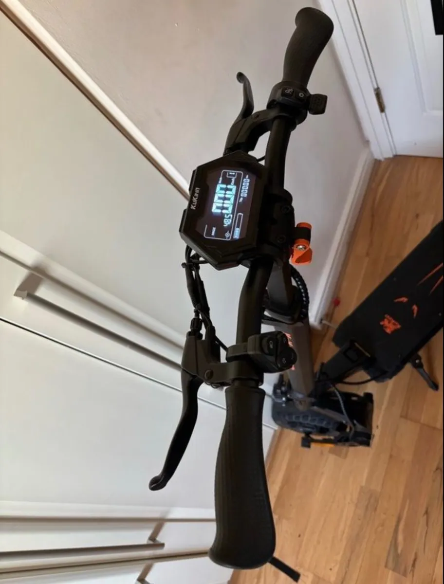 Electric scooter - Image 2