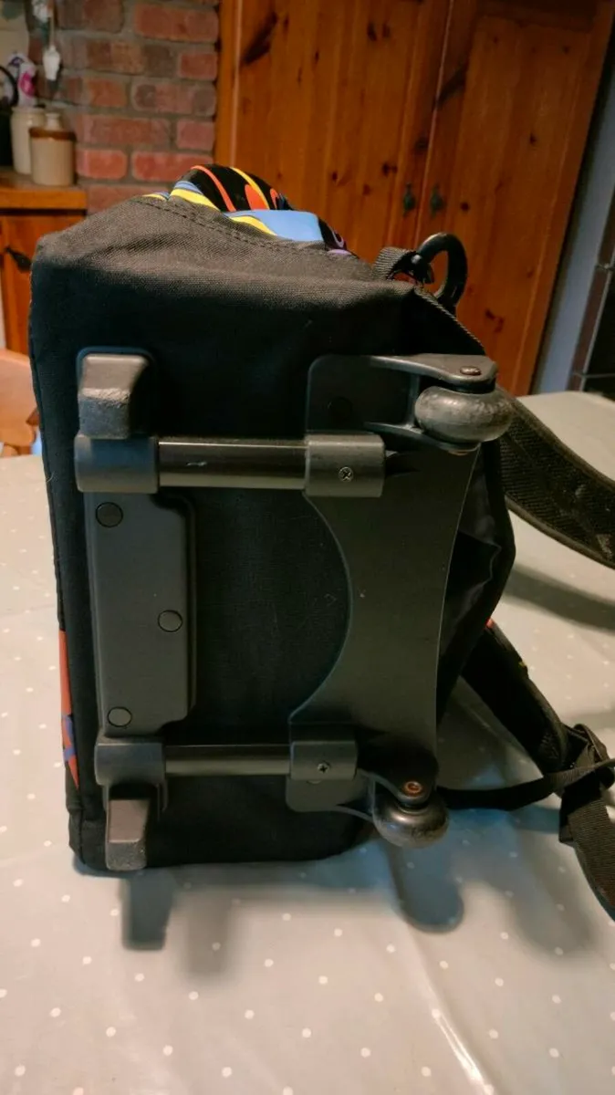 Ridge 53 school bag on wheels, great quality bag. - Image 2