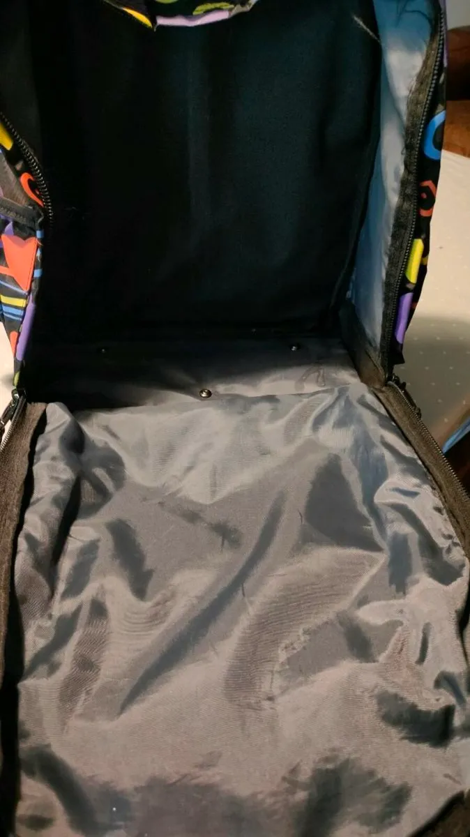 Ridge 53 school bag on wheels, great quality bag. - Image 4