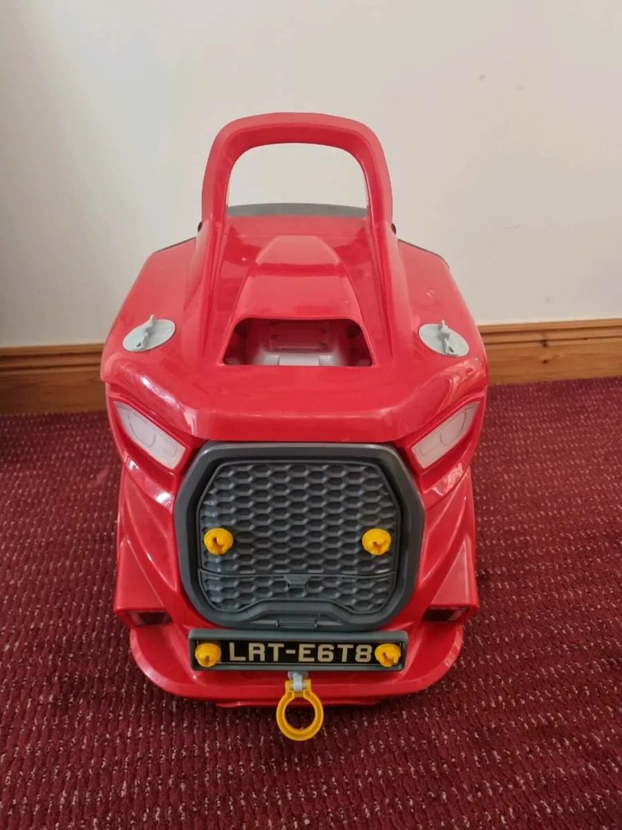 Car toy engine with lights - Image 1
