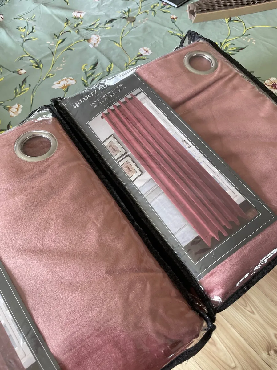 Curtains - Image 4