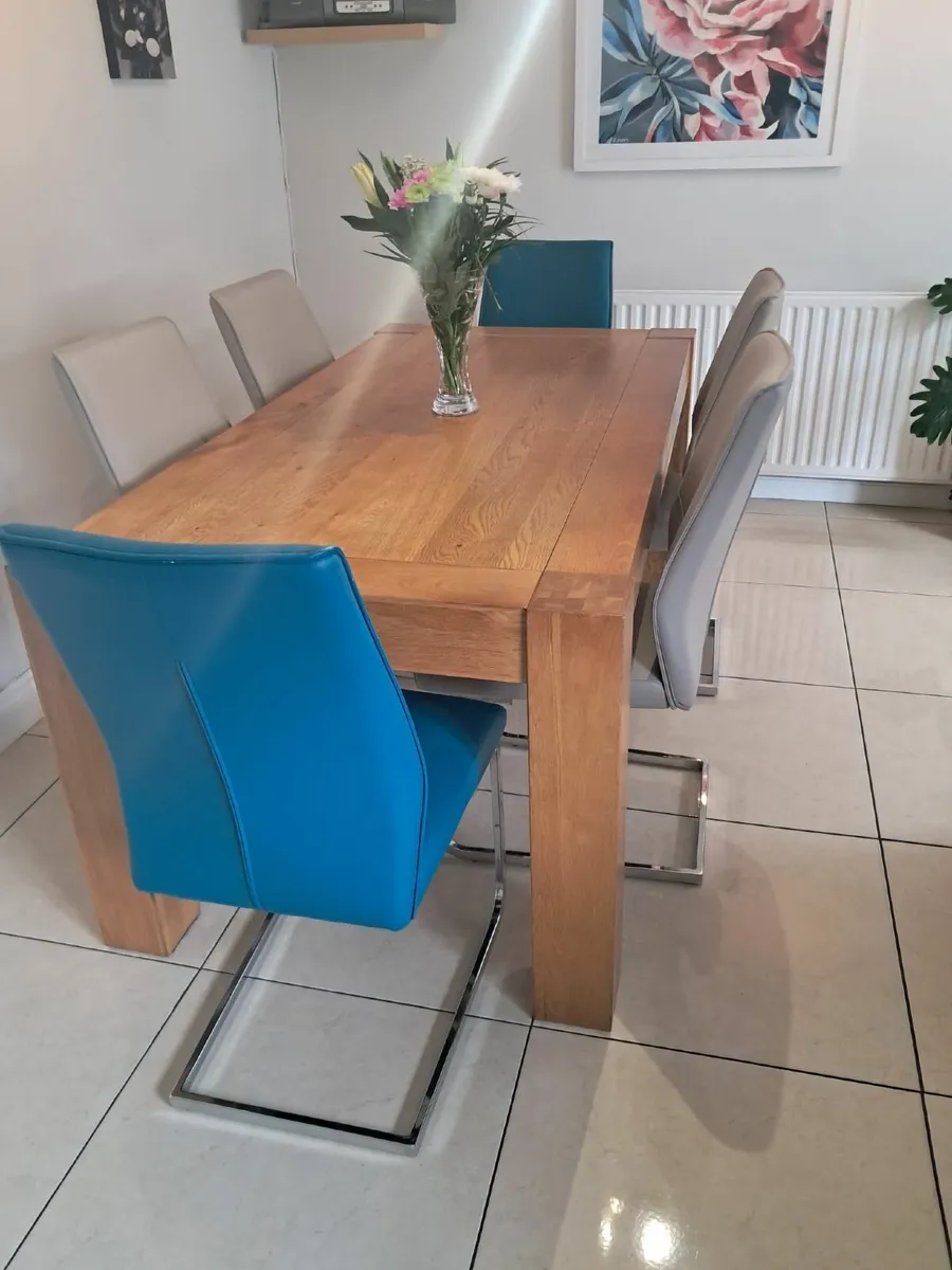 Table chairs - Image 2