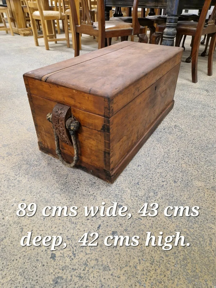 18th century chamfor wood sea trunk - Image 1