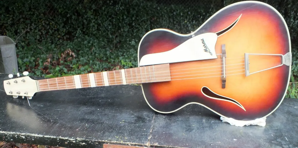 guitar - Image 1