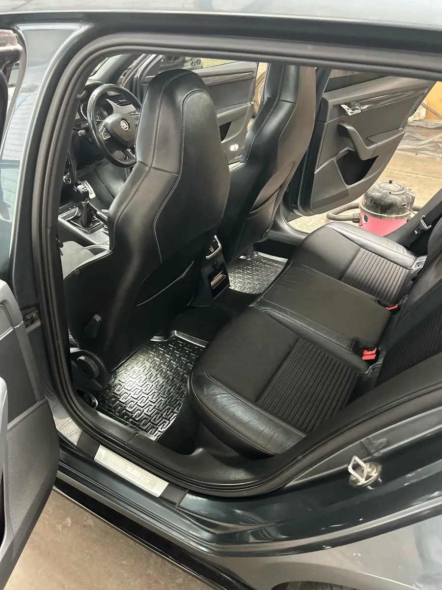 Skoda Octavia VRS estate (black edition) - Image 4