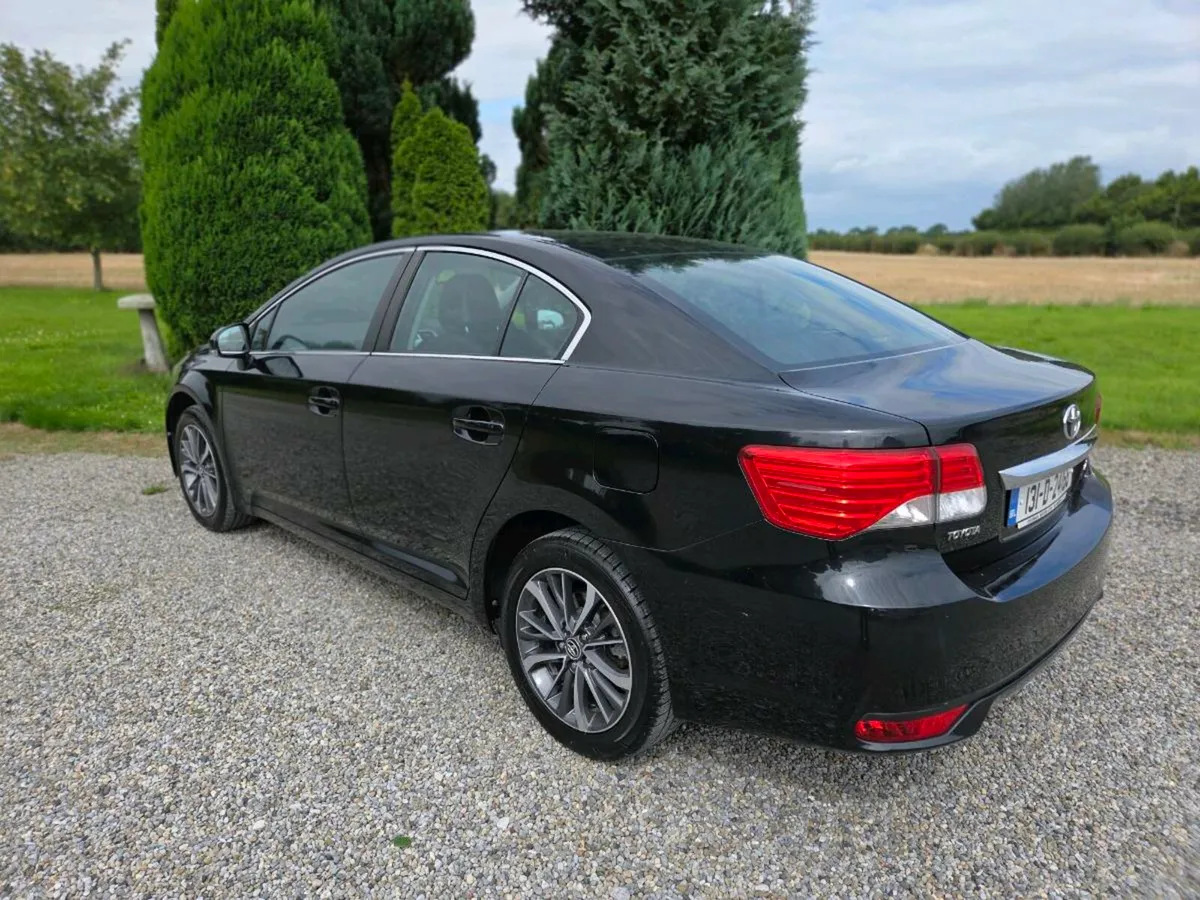 Very Low Mileage Toyota Avensis 2.0D4d Strata - Image 4