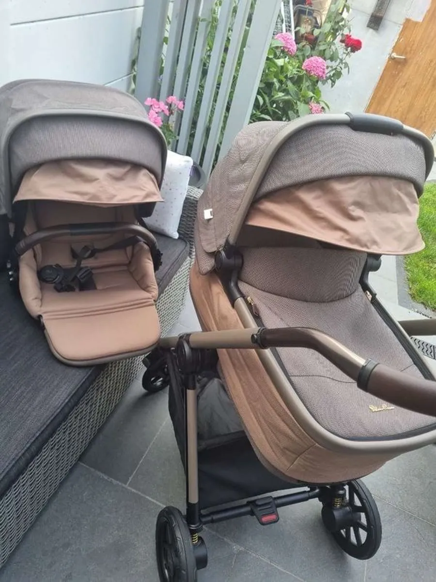 Silver Cross Reef Pram - Image 1